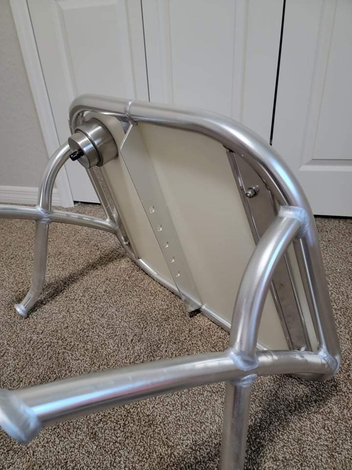 Curved legged casting platform