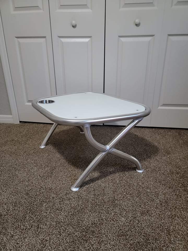 Curved legged casting platform