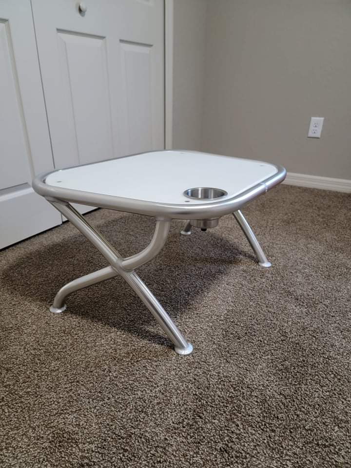 Curved legged casting platform