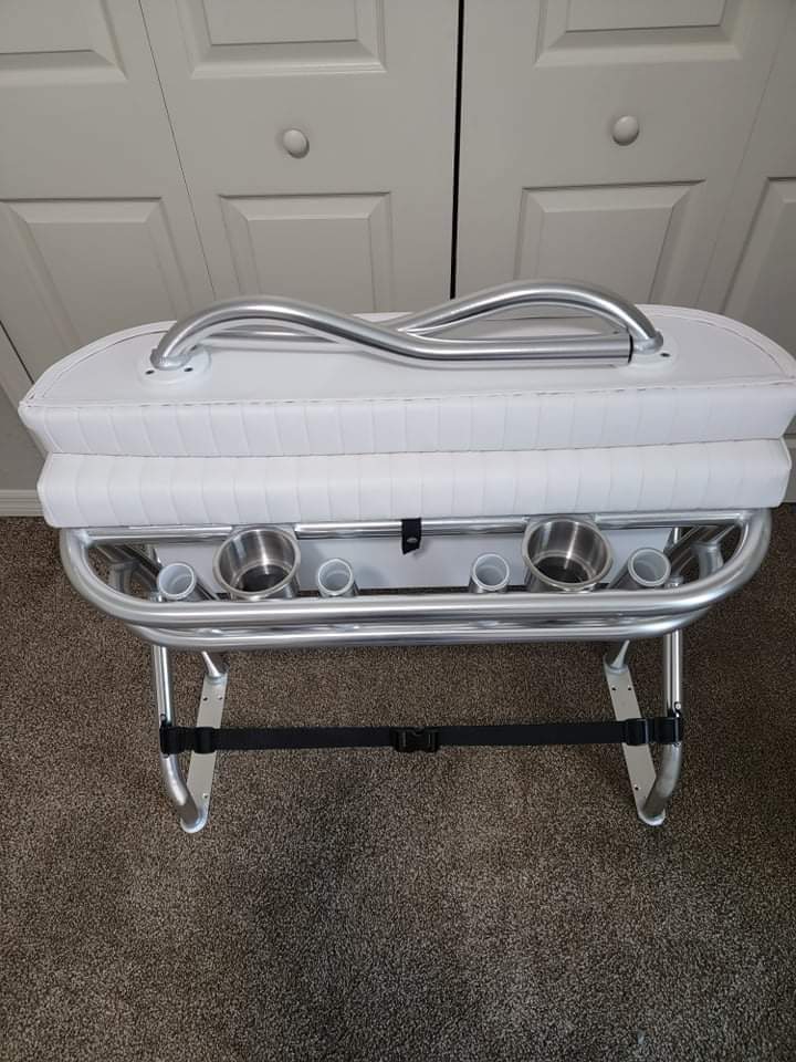 Classic leaning post with convertible backrest